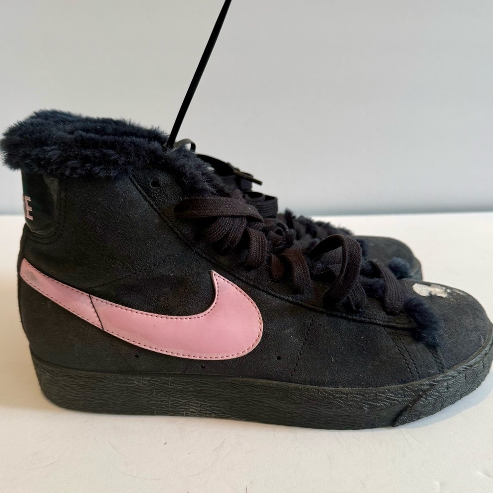Nike Black and Pink High-Top Sneakers Girls Youth Size 6Y